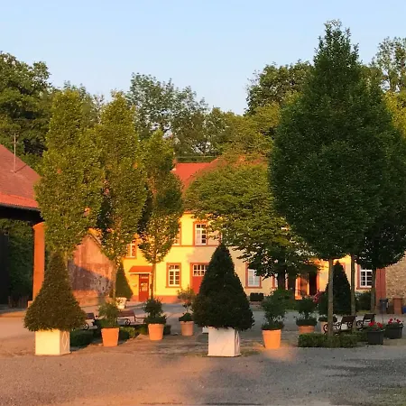 Elegantes Gaesteapartment Verano In Schloss Und Hofgut Langenzell Wiesenbach Eksteriør billede